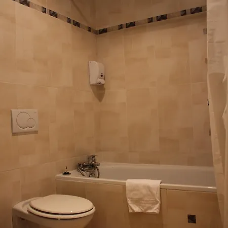 Saint-paul Hotel 2*